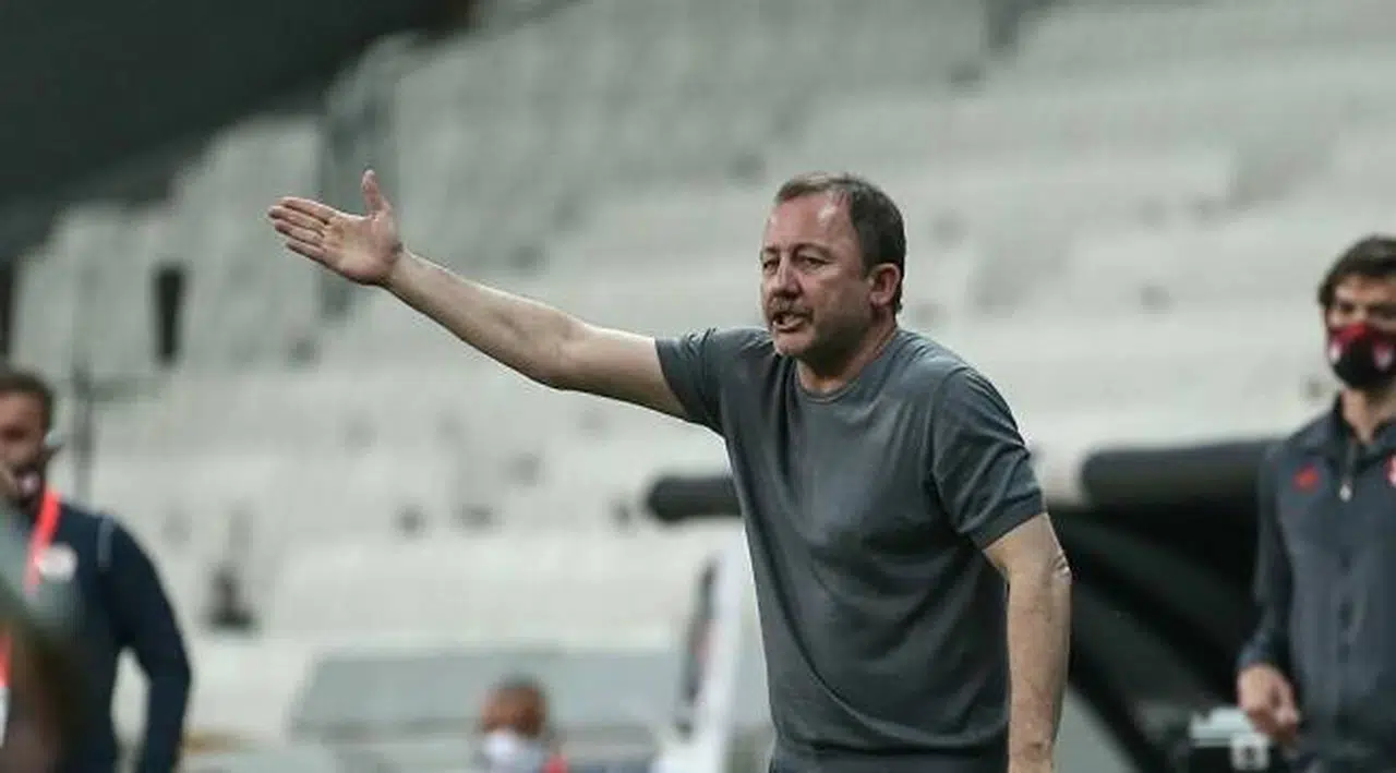 Beşiktaş Teknik Direktörü Yalçın: İlk yarı bizim için tamamen çöp niteliğindeydi, yediğimiz goller şanssızlıktı