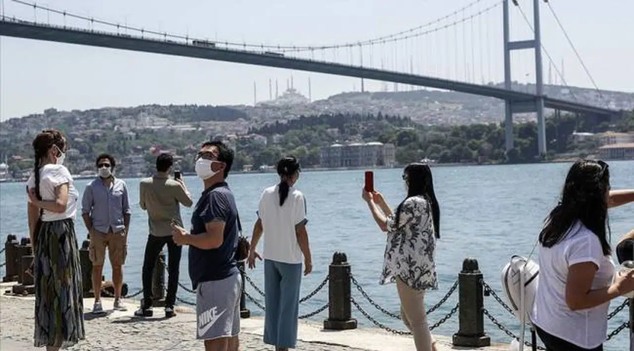 İstanbul yeni normalleşme sürecinin ilk hafta sonunu dışarıda geçirdi