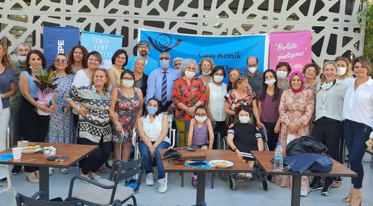 Cam Çocuklara İzmir Kent Konseyinden ''Candan'' destek...