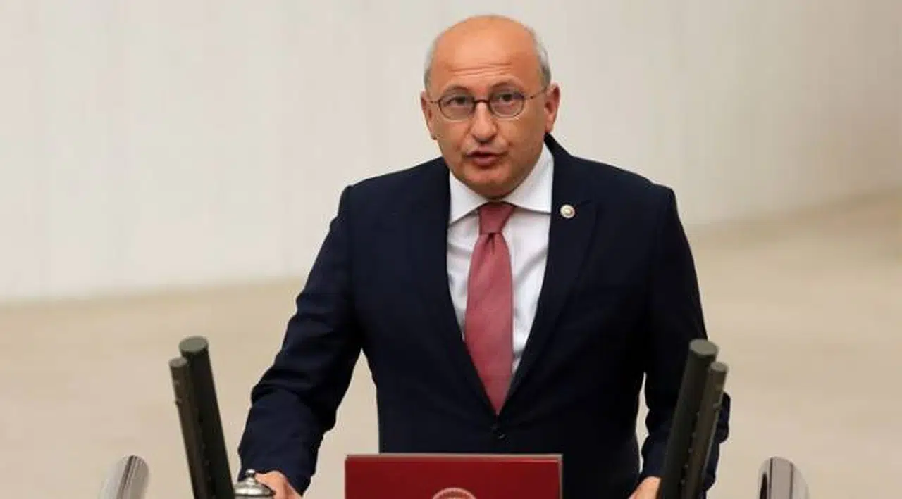 CHP'li Çakırözer: İBB'den ayrılmak zorunda kalan bürokratlara ballı koltuklar hazırlanmış
