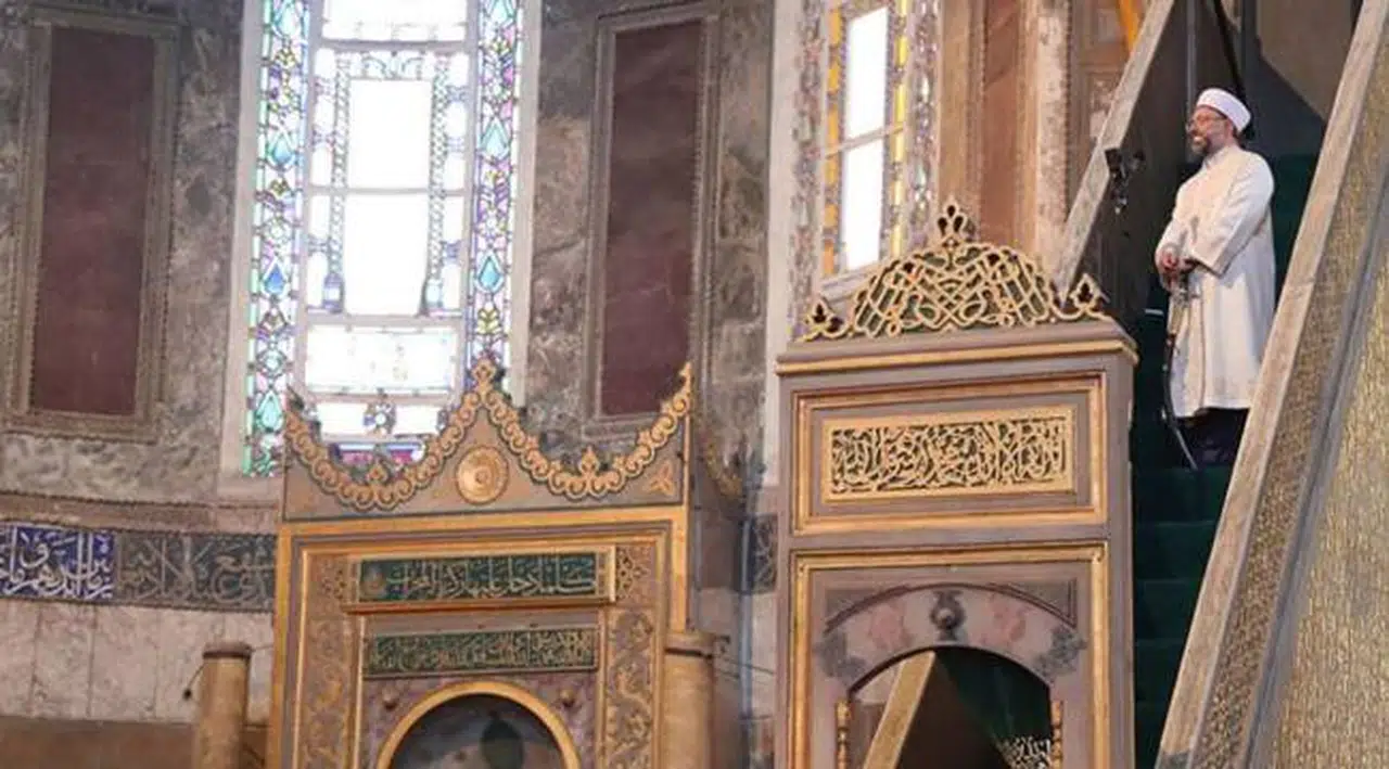 Diyanet'ten geri adım: Ayasofya hutbesindeki "lanet" kısmı kaldırıldı