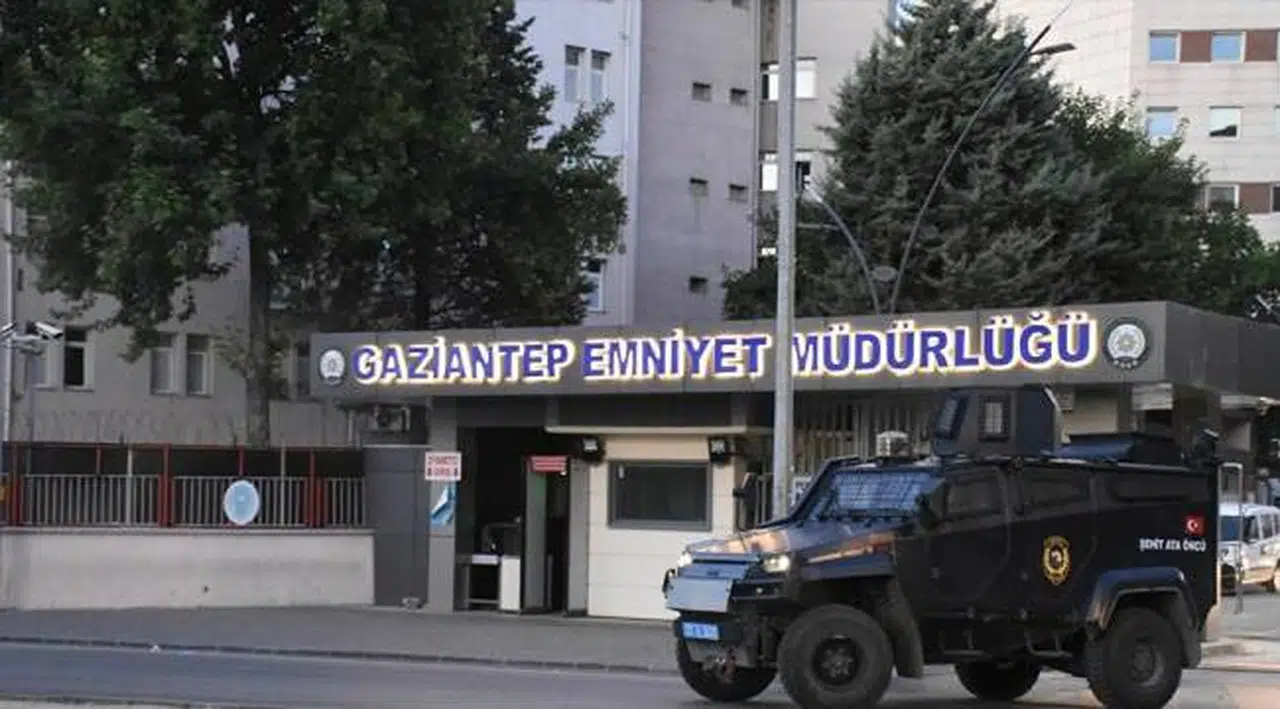 Gaziantep'te aralarında HDP İl Başkanı ile muhtarların bulunduğu 33 kişi gözaltına alındı