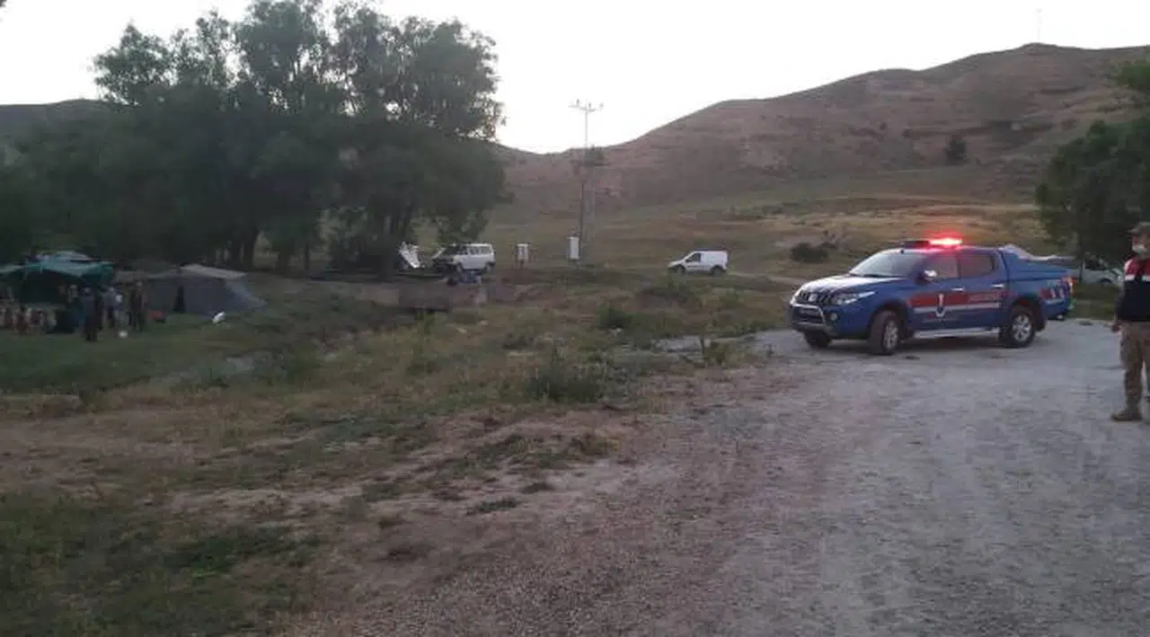 Sulama kanalına giren iki çocuk boğuldu