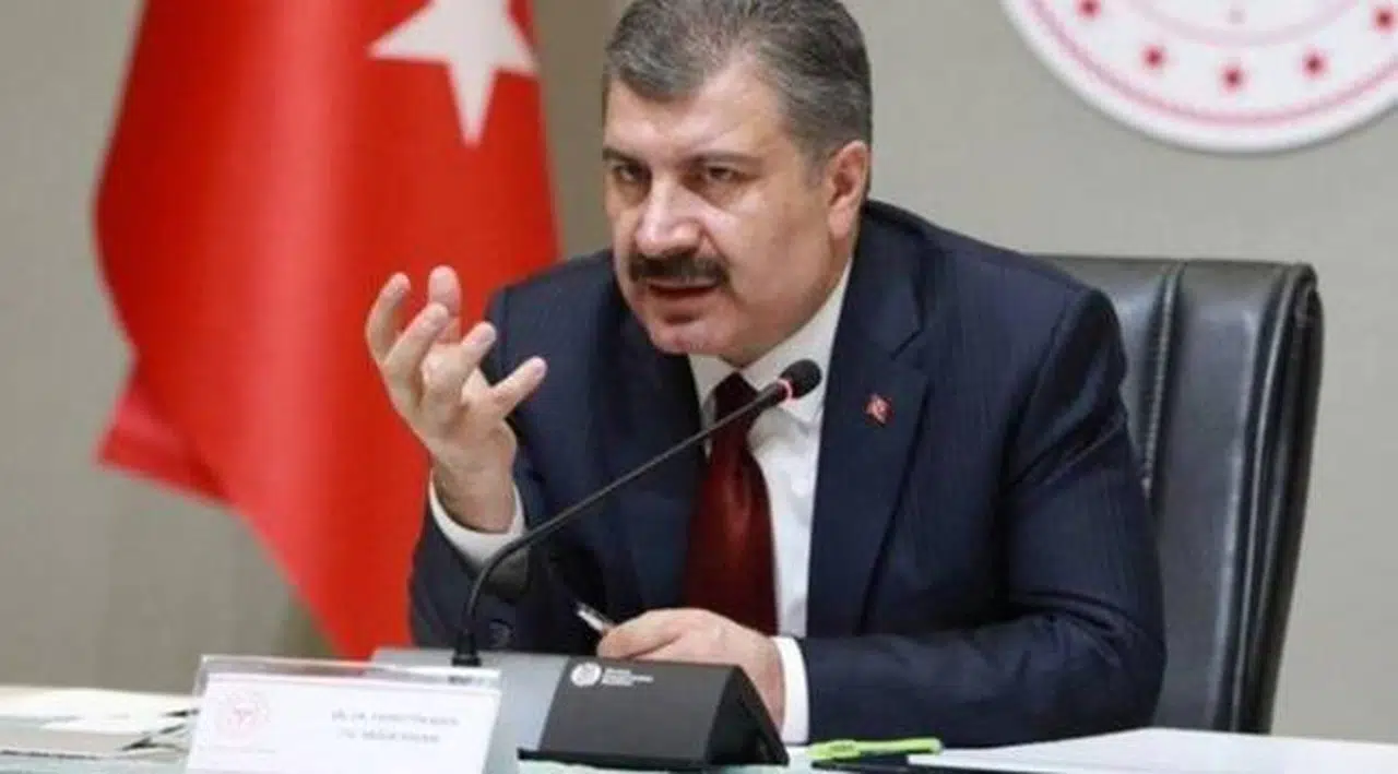 Bakan Koca tehdit edilen hemşireye destek verdi