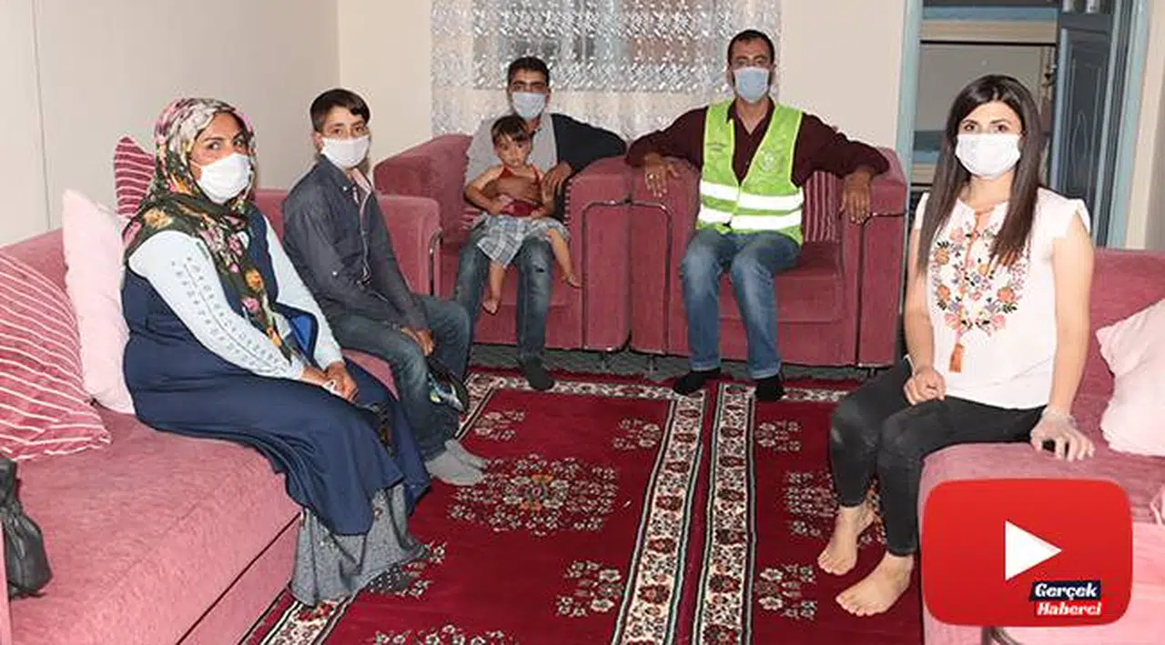 İki yıldır çadırda yaşayan aile yeni evlerini görünce inanamadı