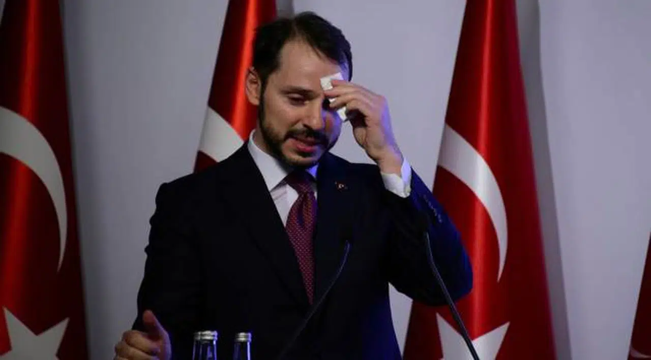 Sözcü ekonomi yazarı: Ne yalan söyleyeyim beni ikna ettiler, Berat aslında iyi adam, çevresi kötü!