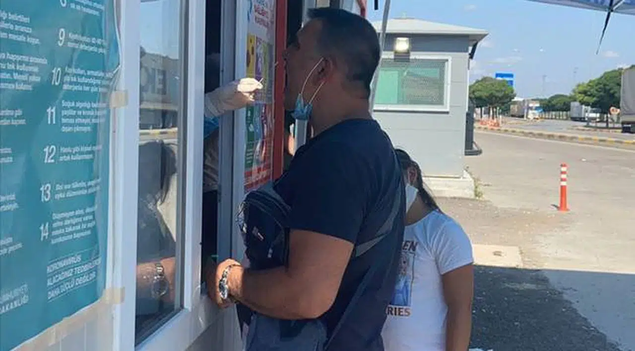 Türkiye'ye giriş-çıkışlarda uygulanan PCR testleri için yeni düzenleme