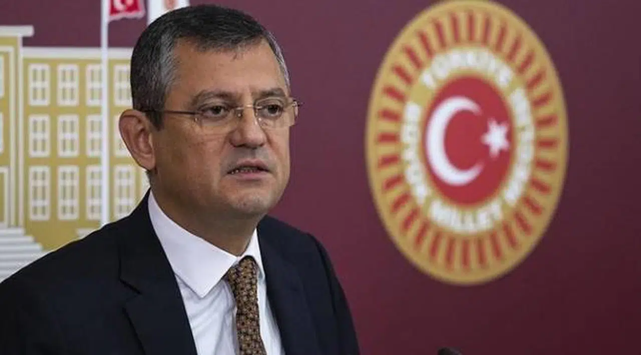 CHP'li Özgür Özel: Zarrab'ın kuryesi Türkiye'de 800 milyon dolar rüşvet dağıtıldığını söylüyor, bunun 80 milyonu tek bir siyasetçiye