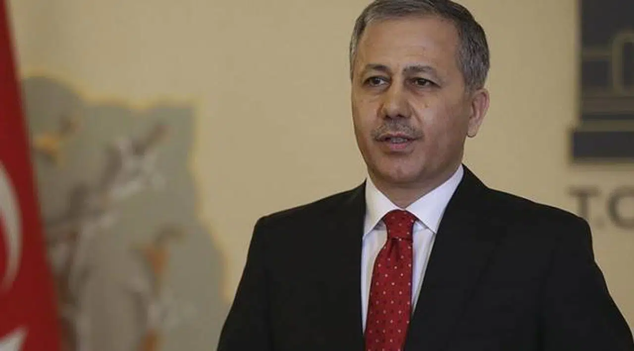 İstanbul Valisi Yerlikaya'dan Kovid-19 temaslı vatandaşlara çağrı: Sizden bir şey istiyorum bu şehrin valisi olarak; Allah rızası için dışarı çıkmayın. Ne söyleyebilirim başka?