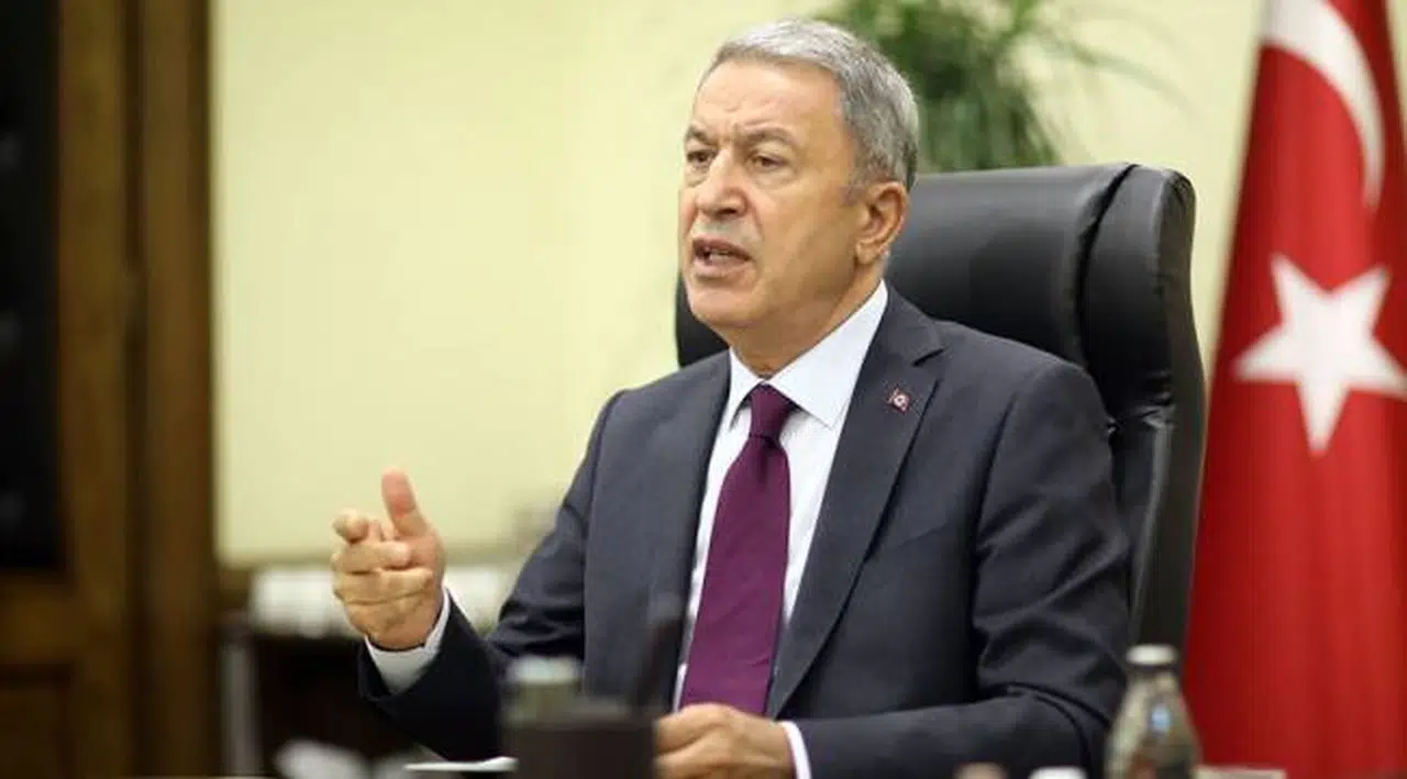 Milli Savunma Bakanı Akar'dan Yunan gazetesinin manşetine tepki: Yunan basın tarihinde kara bir leke olarak kalacak