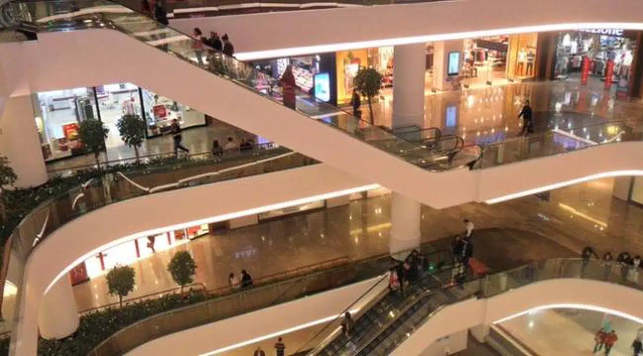 Normalleşme sürecinde evden çalışma ve düğün etkisi: Elektronik, mücevher, mobilya satışları patladı; Hazır giyim yüzde 50 ciroya zorlanıyor