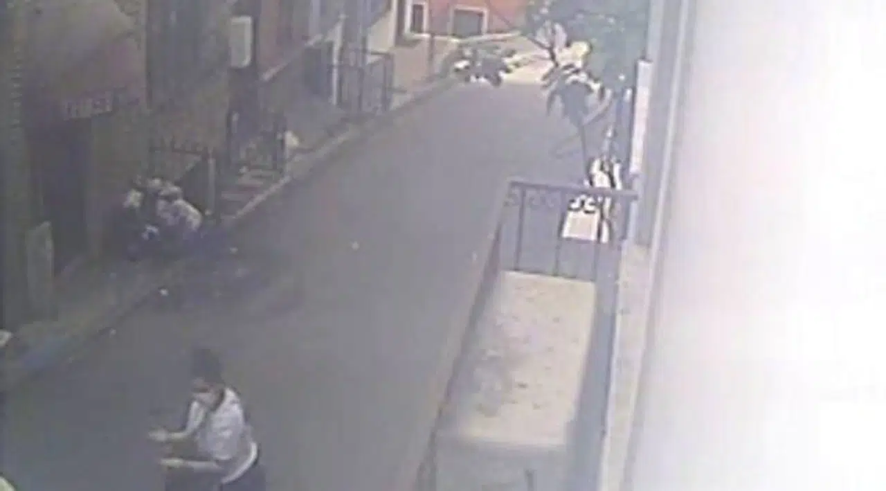 Taksim’de kadınları hedef alan kapkaç çetesi kamerada
