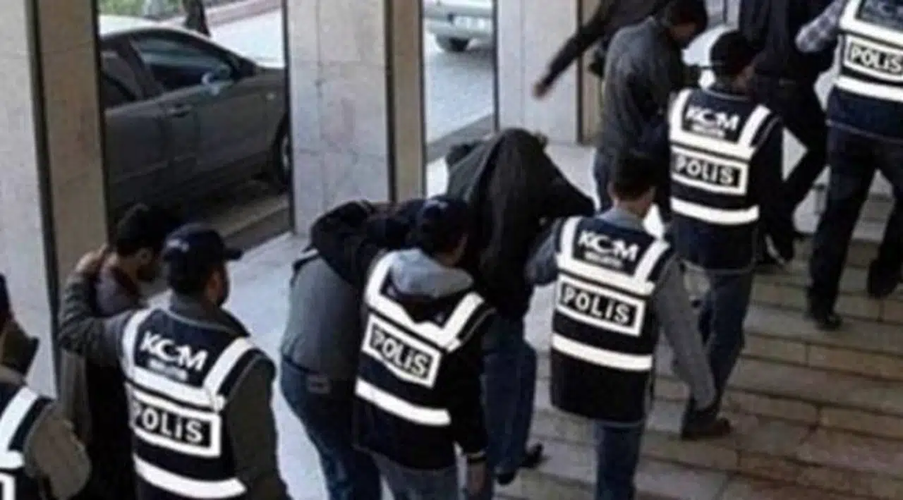 14'ü kamu personeli 77 zanlıya 'dolandırıcılık'tan gözaltı