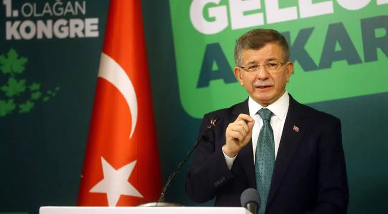 Davutoğlu: Yeni Ekonomi Programı'nın koyduğu hedeflerden iyi senaryoda 13 yıl, kötü senaryoda 15 yıl öncesine dönülüyor