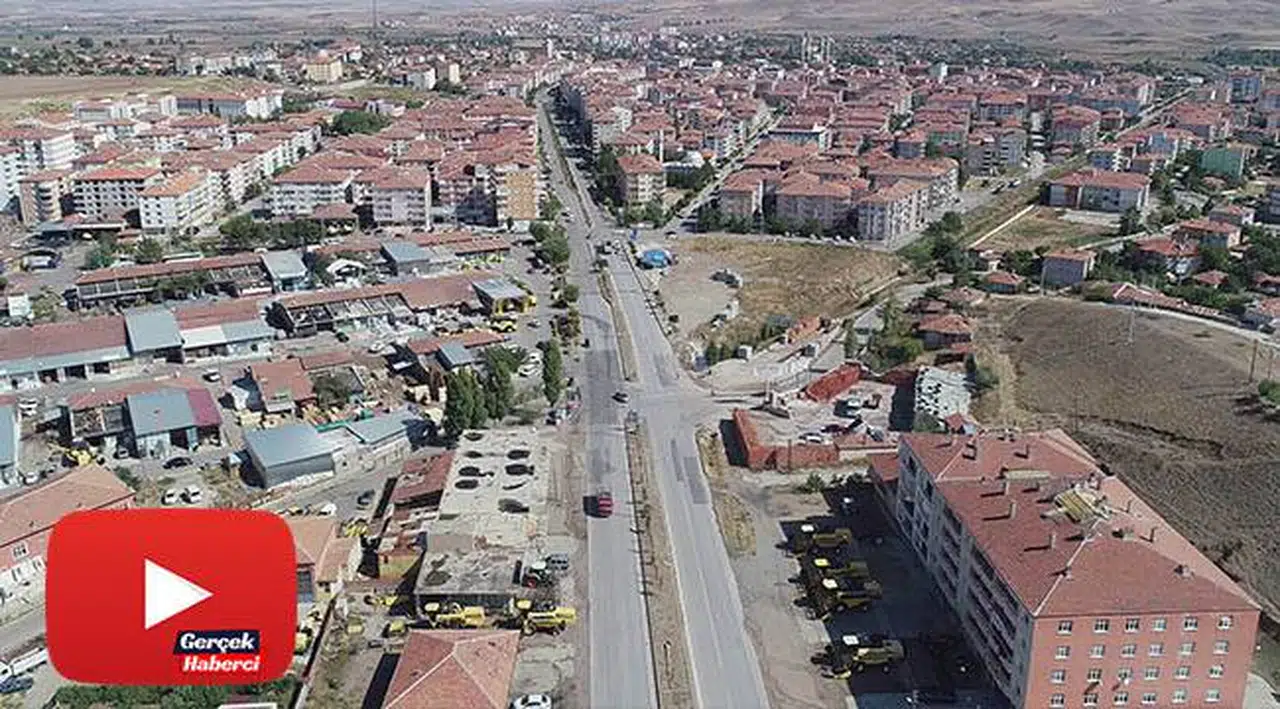 İlleri ve ilçeleri farklı ama birlikte yaşıyorlar