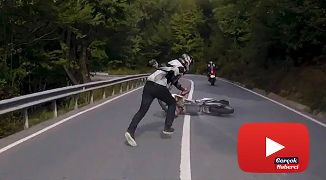 Kaza sonrası sürüklenen motosikletinin peşinden koştu