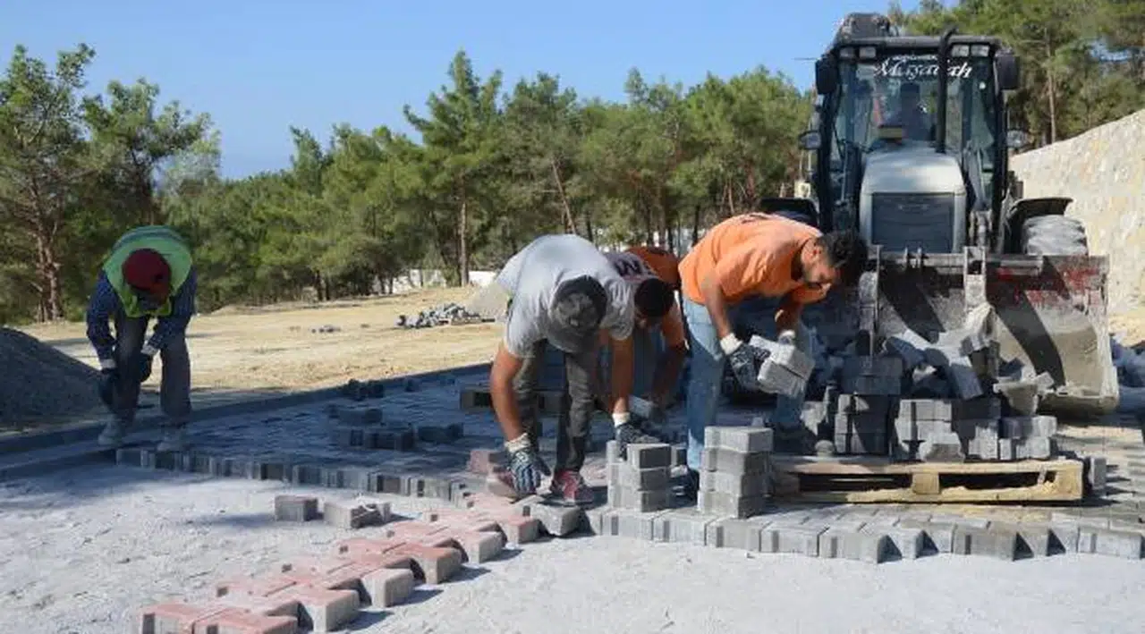 KUŞADASI’NIN YENİ ASRİ MEZARLIĞI YENİLENİYOR