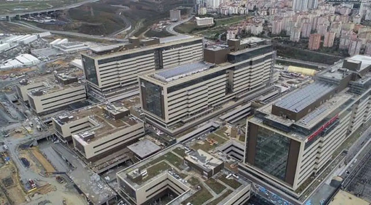 "Şehir hastanelerine ödenecek kira bedeli, ABD'nin Koronavirüs aşısına ayırdığı bütçeden fazla"