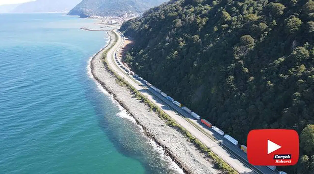 Türkiye'nin Gürcistan'a açılan kapısı Sarp'taki tır kuyruğu havadan görüntülendi