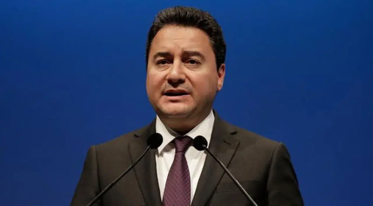 Babacan: Biz batarsak ülke de batsın diye tehdit ediyorlar