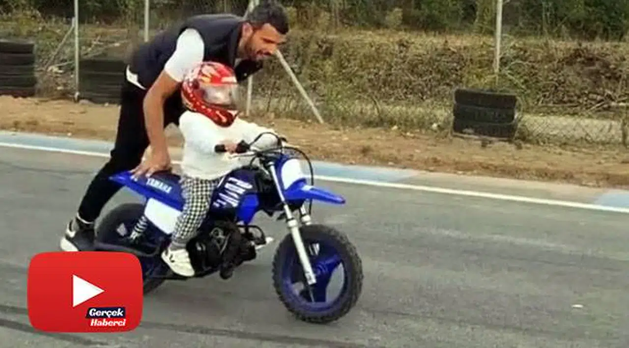 Sofuoğlu’nun 1 buçuk yaşındaki oğlunun motosiklet kullandığı video beğeni kazandı