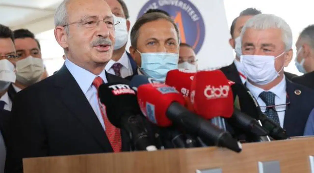 Yoğun bakımdan çıkan Muhittin Böcek’i hastanede ziyaret eden Kılıçdaroğlu: Sohbet ettik, espri yaptık