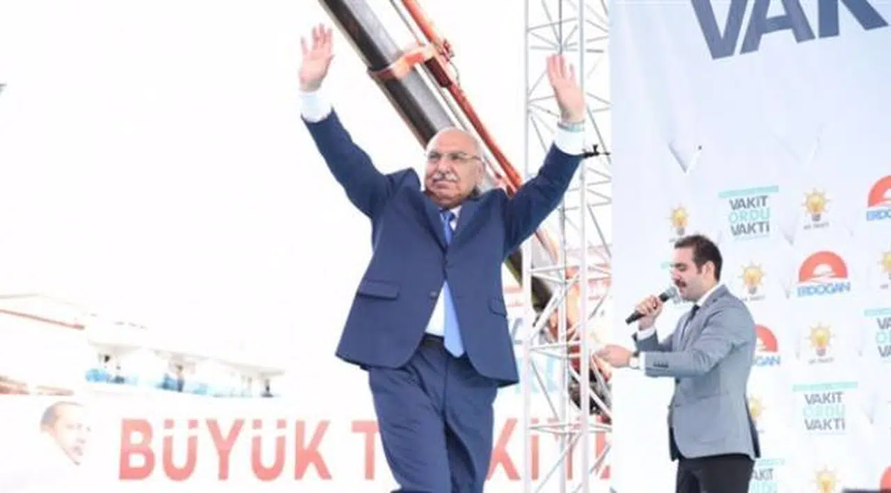 'Dut pekmezi yersek bir şey olmaz' diyen AKP’li vekil, Covid-19 şüphesiyle hastaneye kaldırıldı