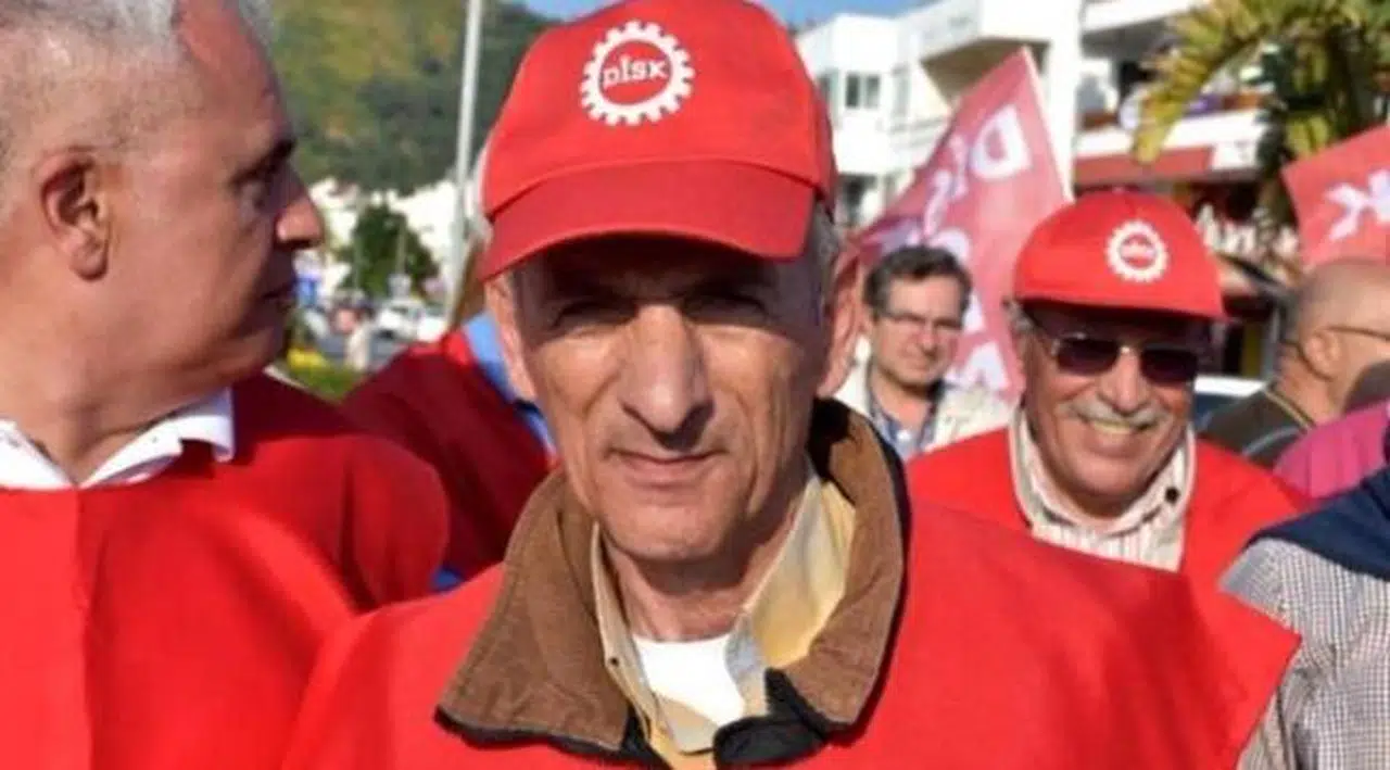 Emekli-Sen yöneticisi, ‘Erdoğan’a hakaret’ iddiasıyla evi basılarak gözaltına alındı