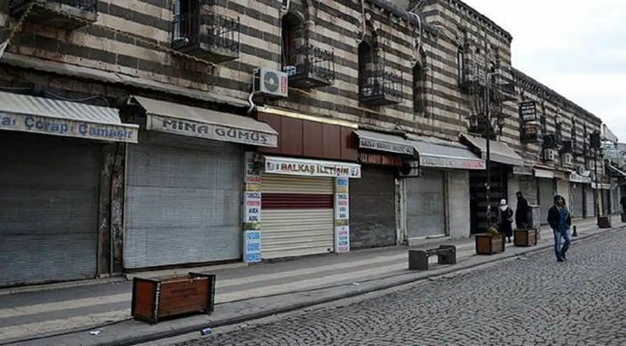 İYİ Parti'den 6 maddelik esnafa destek önerisi: Vakıf ve kamu kurumları kira almasın, stopaj sıfırlansın
