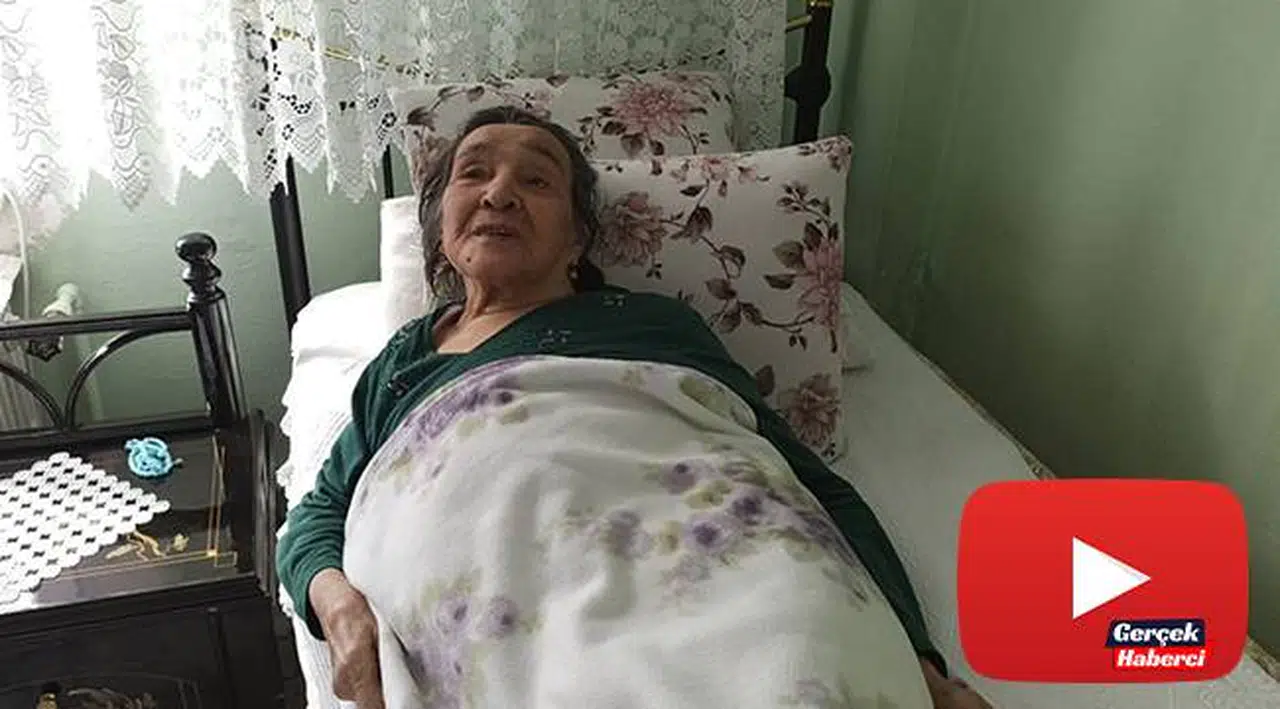 Polisin sırtında taşıdığı yaşlı kadın, "Adımlarınıza kurban olurum"