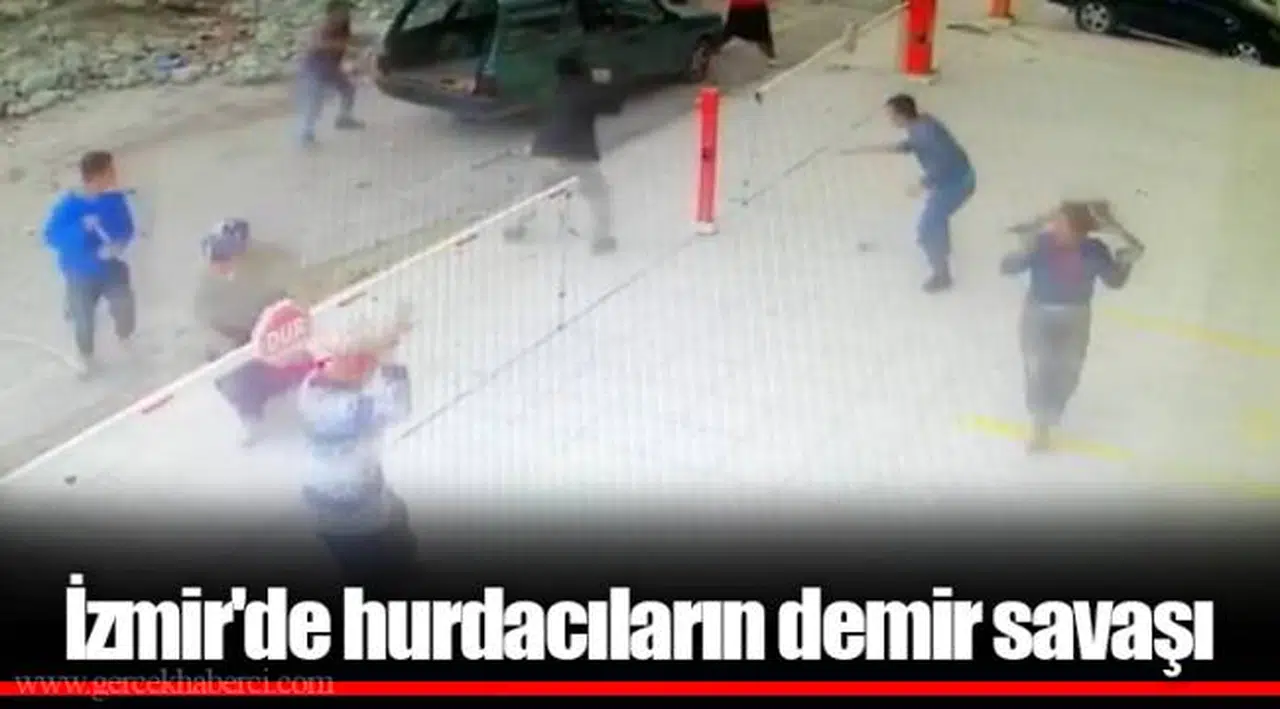 Yıkılan binaların demirlerini toplayan hurdacılar birbirlerine girdi