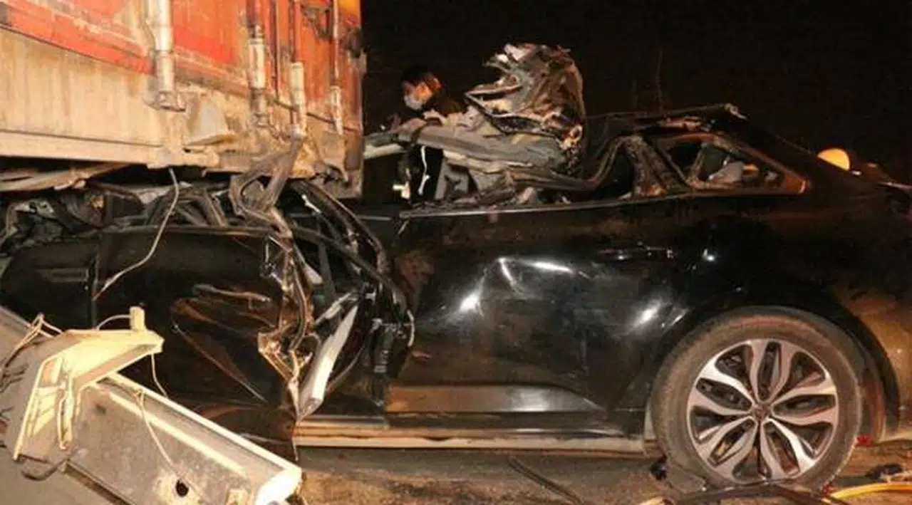 AK Parti Çayırova Gençlik Kolları yöneticisi Ahmet Demirkıran, trafik kazasında yaşamını yitirdi