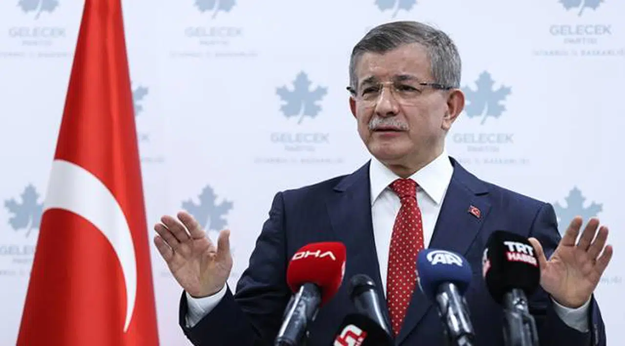 Davutoğlu'ndan Erdoğan'a çok sert sözler: Becereksizliğinizi slogan atarak unutturamazsınız