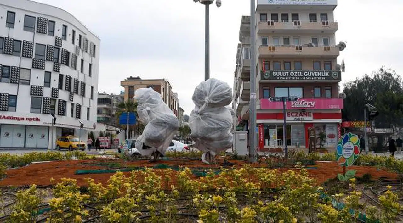 KUŞADASI’DA YEŞİLİN HER TÜRÜ KORUNUYOR