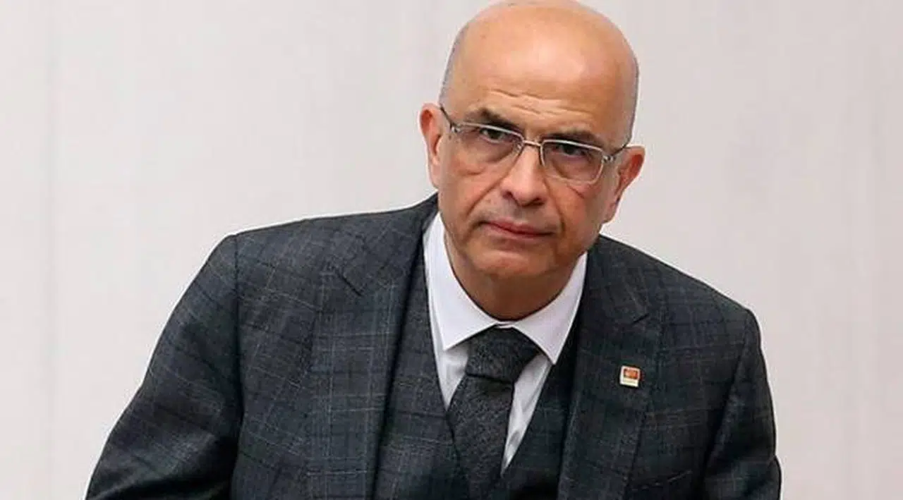 Yerel mahkemenin Enis Berberoğlu kararına AK Parti'den ilk yorum: Hakların iadesi, Meclis'te okunmadan iade olamaz