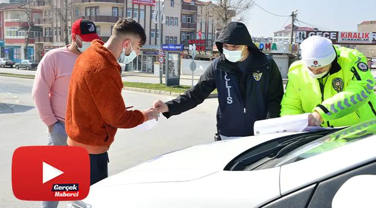 Yürüyerek gitmeleri gereken fırına araçla giden 2 arkadaş cezadan kaçamadı