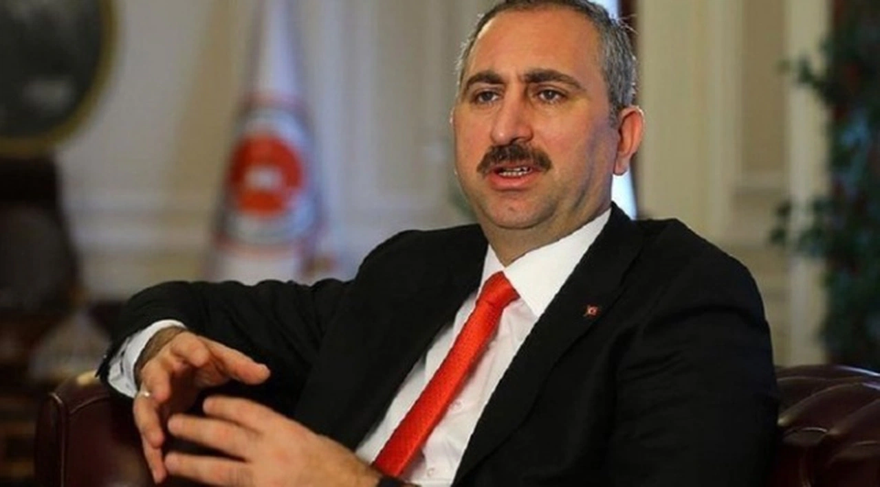Adalet Bakanı Gül: Bir tek kadının dahi şiddetle yüz yüze gelmediği vakte kadar durmadan çalışmaya devam edeceğiz