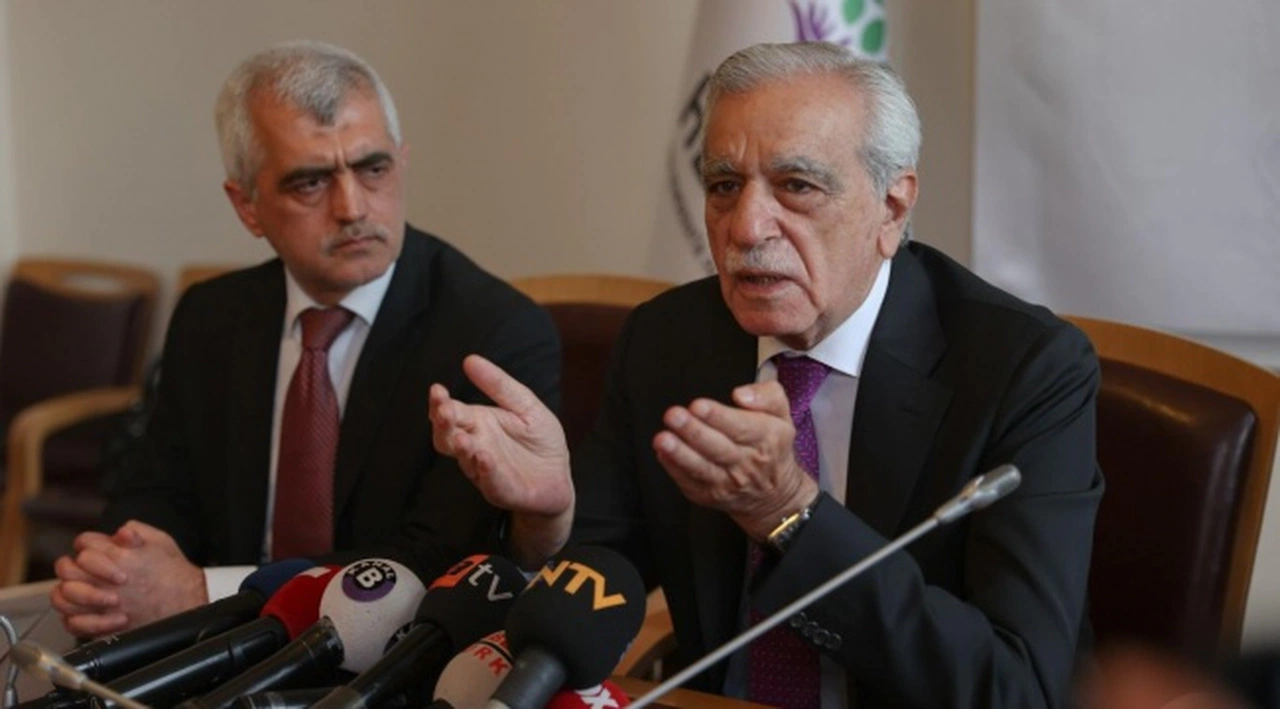 Ahmet Türk Meclis'i terk etmeyen Gergerlioğlu'nu ziyaret etti: 30 yıldır yaşananları bugün tekrar yaşıyoruz