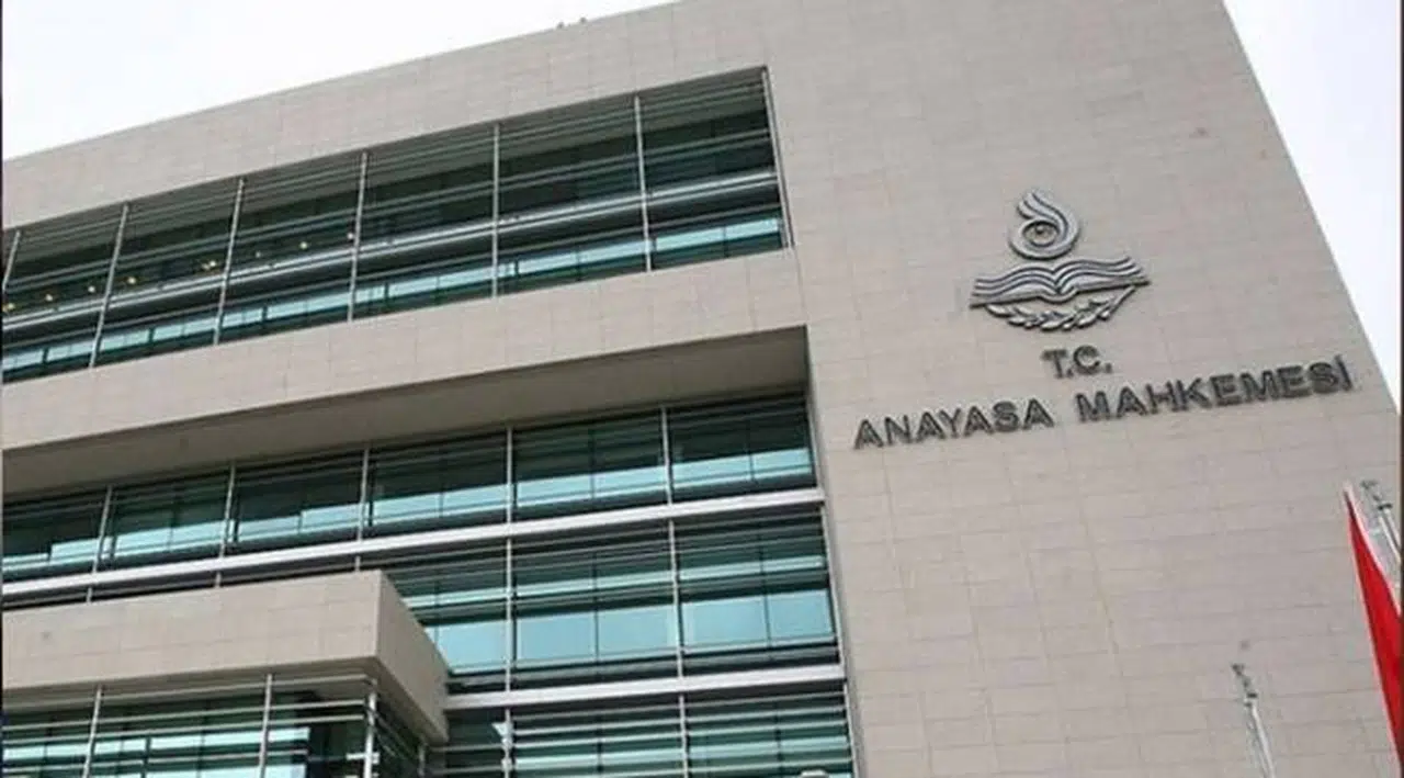 Anayasa Mahkemesi'nden 3 partiye suç duyurusu