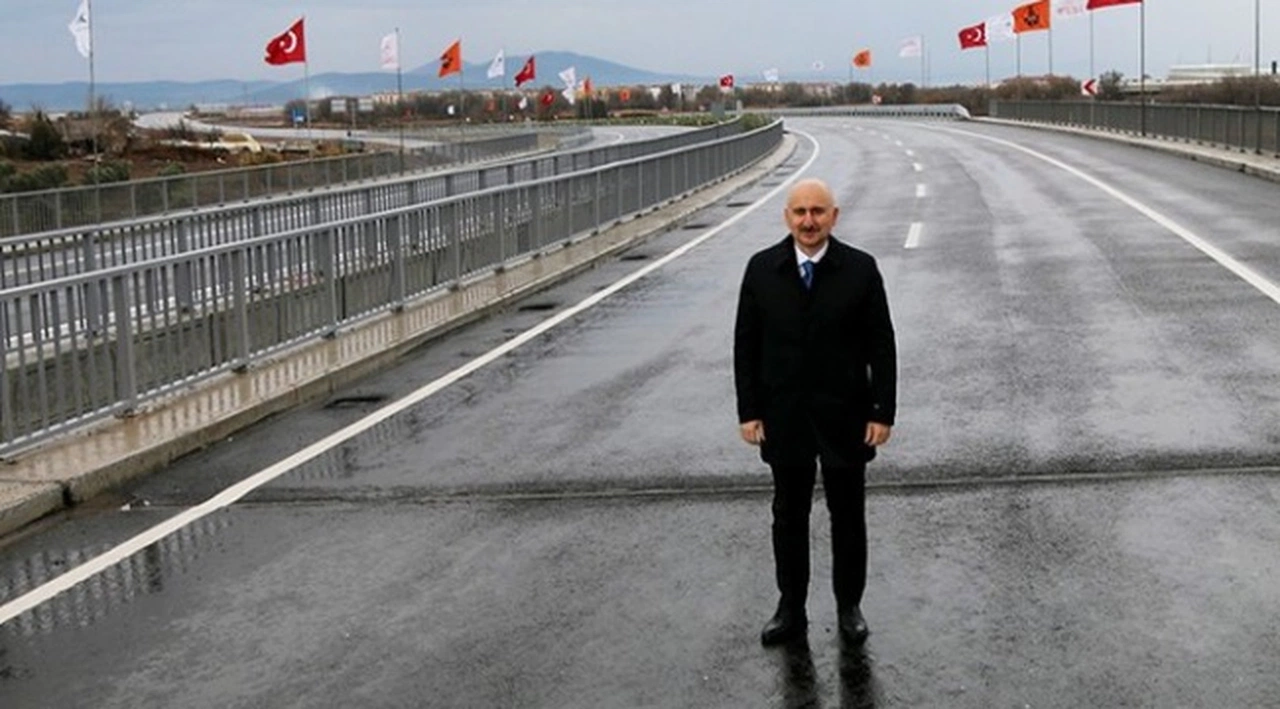 Bakan Karaismailoğlu: 10 yıl içinde uçan taksileri göklerde görmeye alışacağız