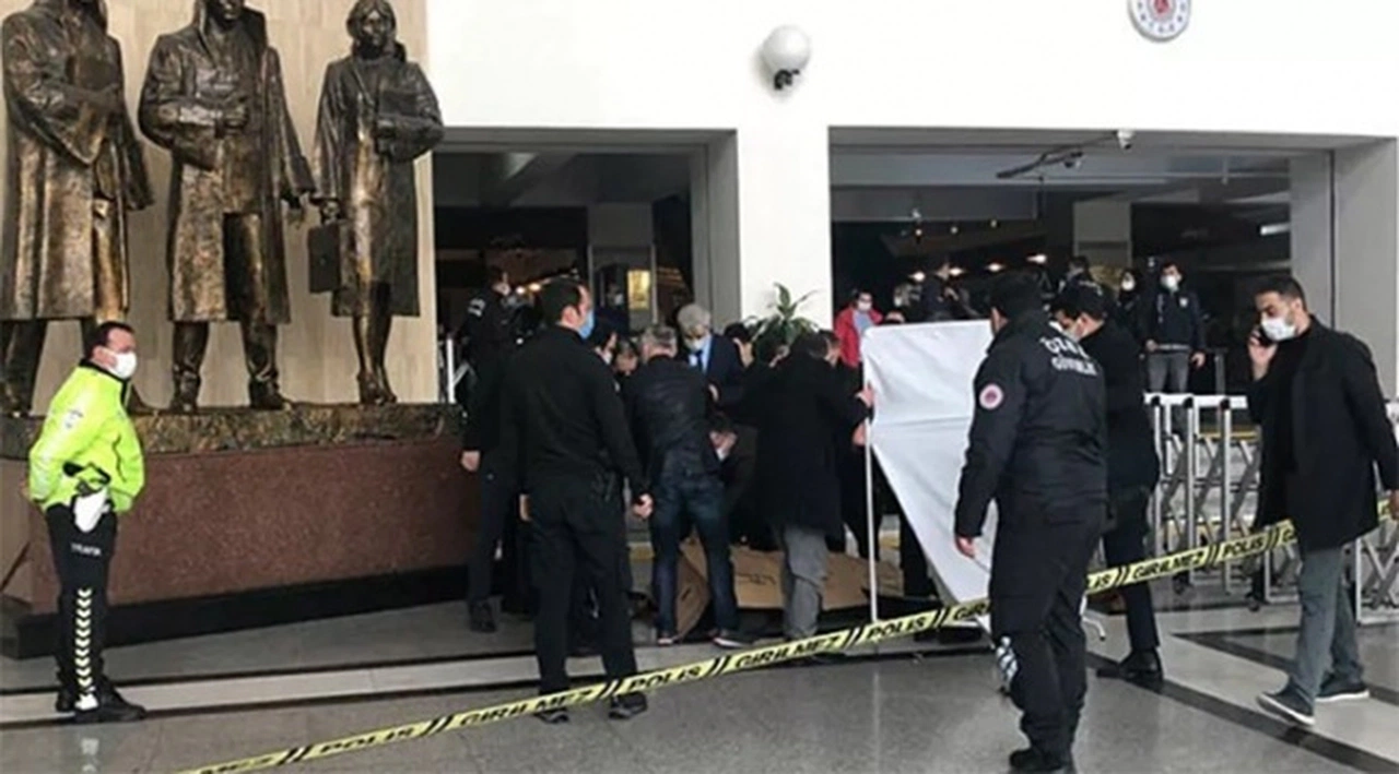 Bakırköy Adliyesi'nde bir mübaşir, 7. kattan atlayarak intihar etti