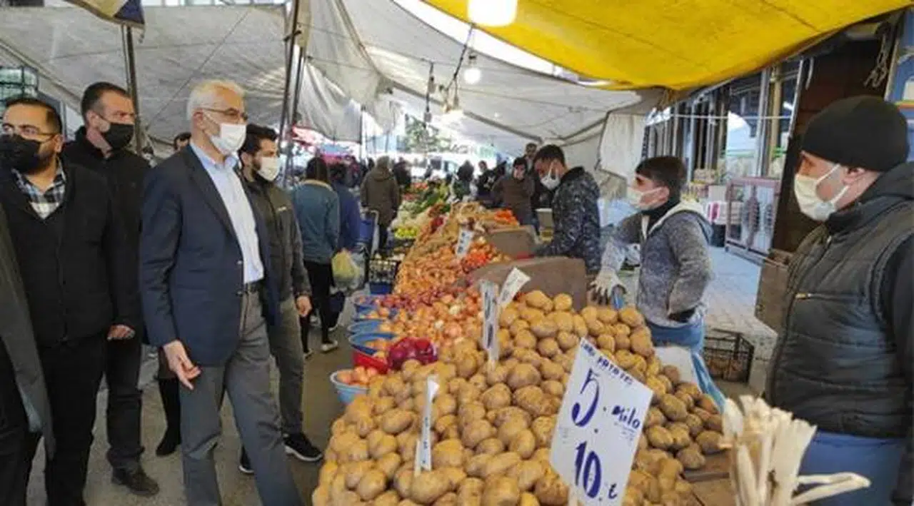 Bakkaldan sonra pazarlarda da veresiye dönemi: "Pazardan 15 liralık alışverişi veresiye yapmakta olan vatandaşlarımız var”