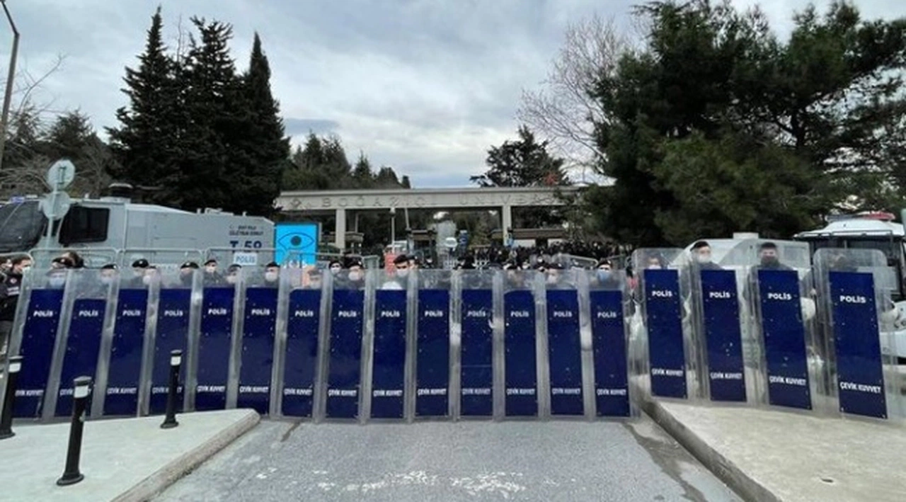 Boğaziçi eylemlerine katıldıkları için tutuklanan 3 öğrenci tahliye edildi