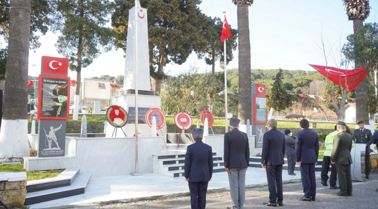 ÇANAKKALE ŞEHİTLERİ İÇİN AYVALIK’TA ANMA TÖRENİ