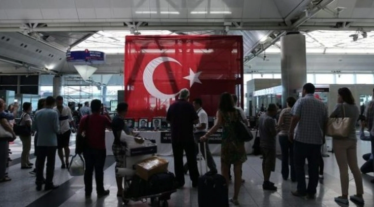 ABD’den vatandaşlarına “Türkiye’ye seyahat etmeyin” uyarısı: Gerekçe korona, terörizm ve keyfi gözaltı…