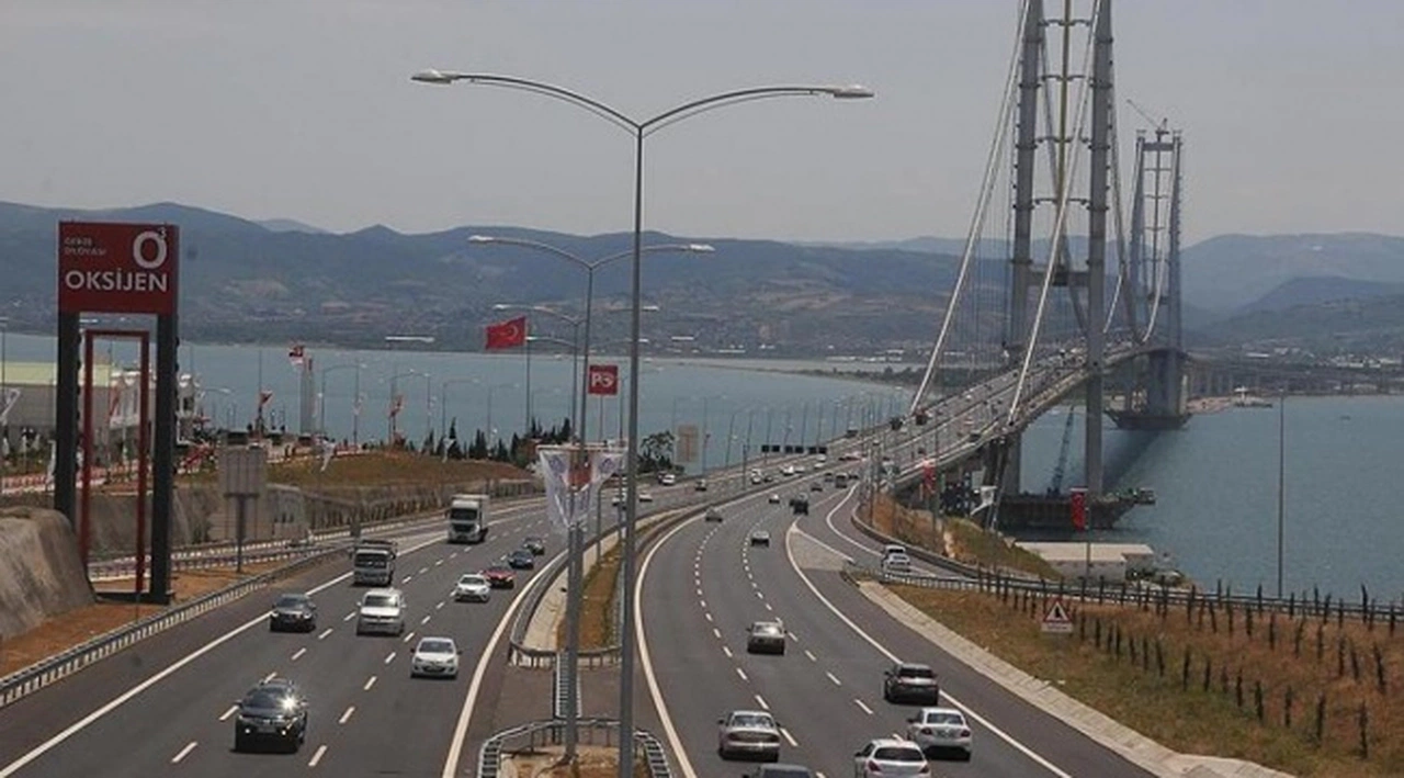 CHP'den "gelir garantisi" çalışması: Kapanmada kullanılmayan otoyol, köprü ve havalimanlarına en az 1 milyar TL ödenecek