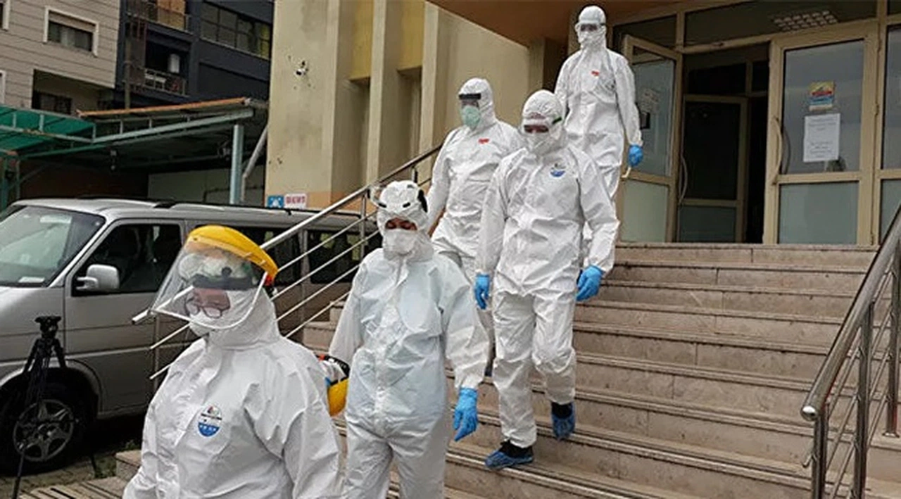 Filyasyon ekipleri başlarından geçenleri anlattı: 'Teyze, komşusuna 'Şunlar gitsin, ağız tadıyla içeriz kahvemizi' dedi'