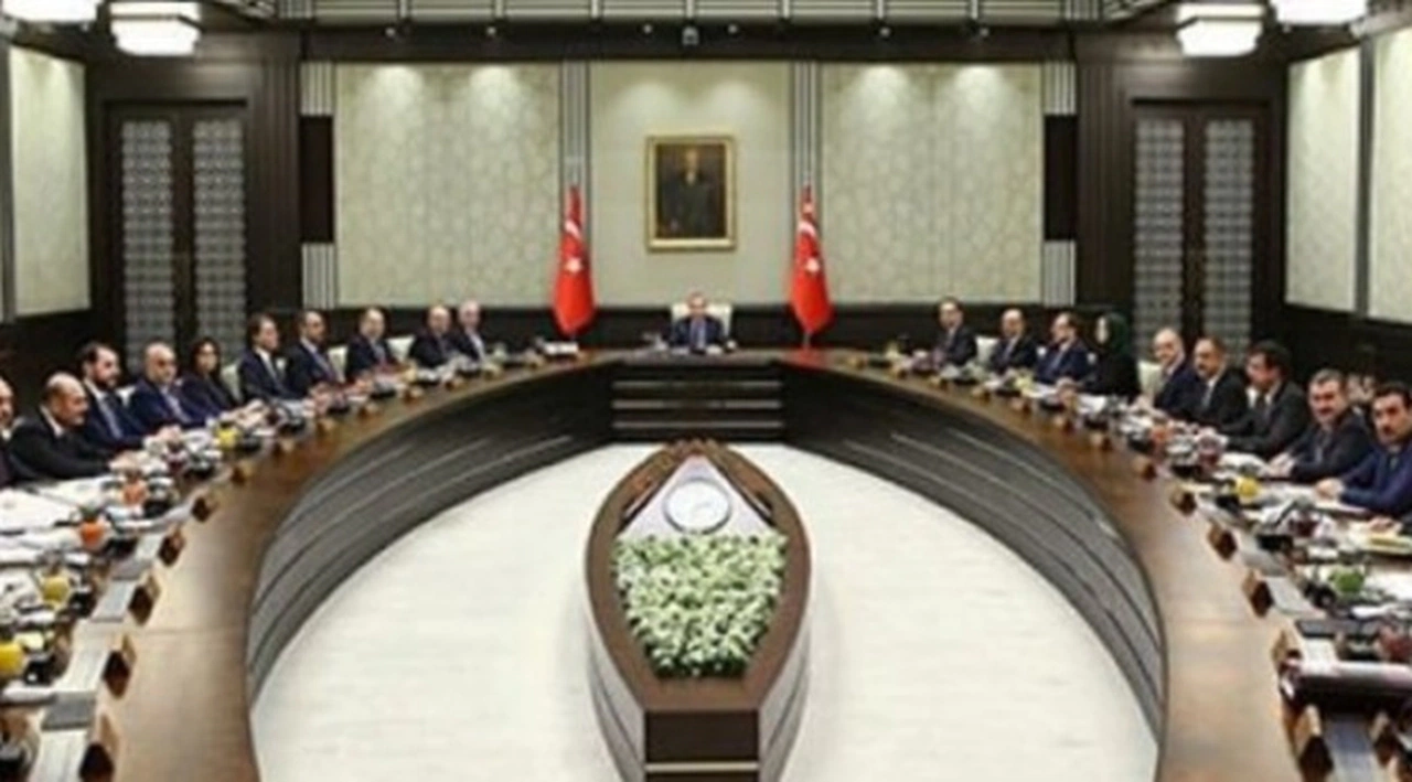 Kendi bakanlığına milyonlarca liralık dezenfektan satan bakan kim?