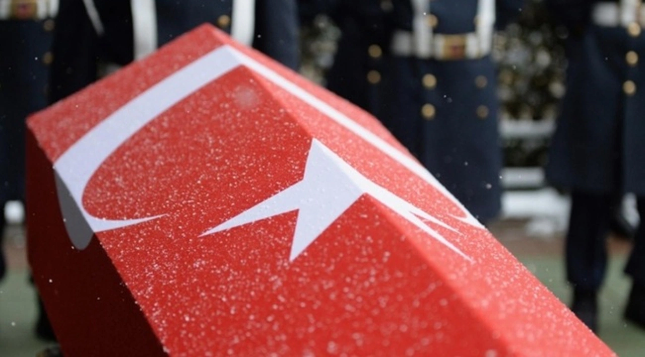 MSB: Pençe-Şimşek harekatı bölgesinde bir kahraman silah arkadaşımız şehit olmuştur