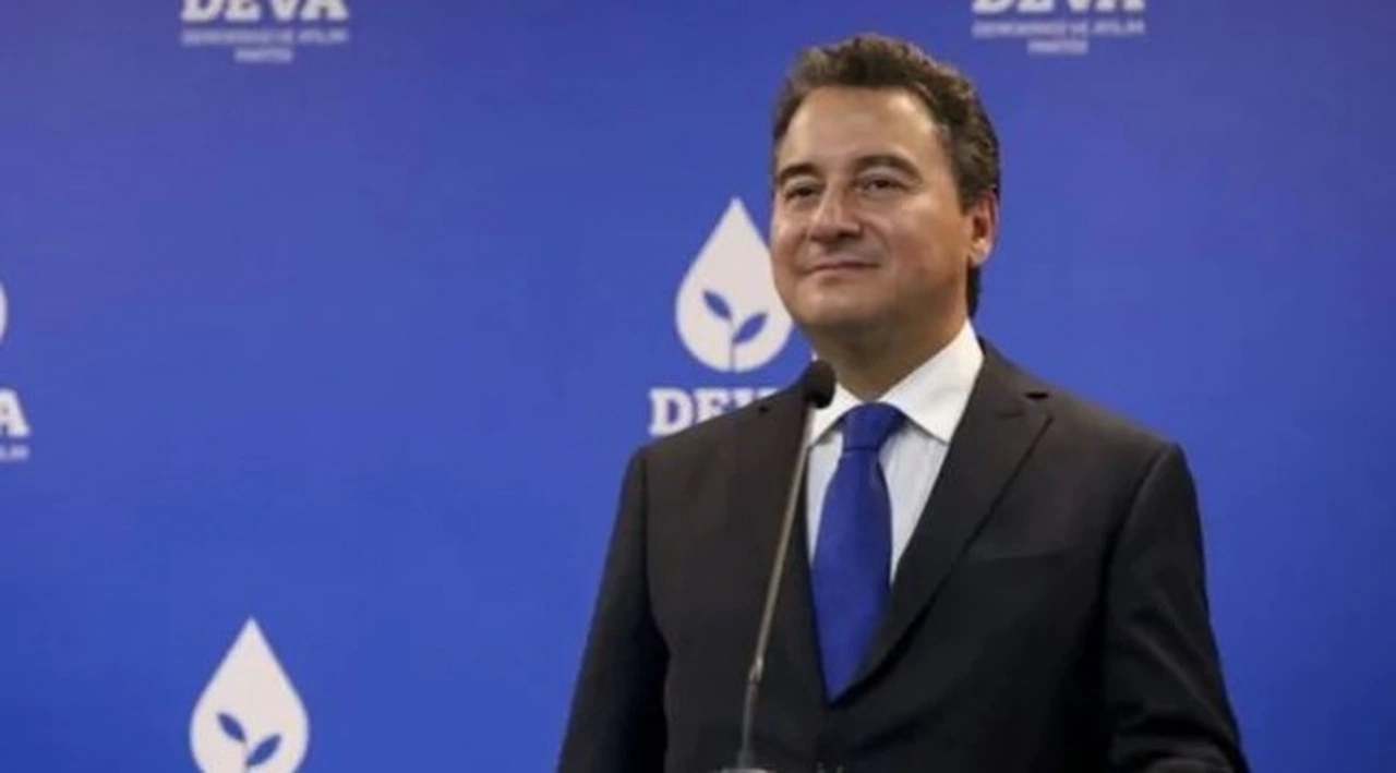 Babacan'dan deve kuşu paylaşımı: Yetkililerin harekete geçmesi için daha ne olması gerekiyor?